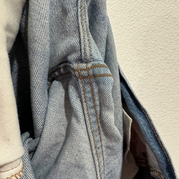 L.L. Bean Relaxed Fit Light Blue Wash Worn-In Distressed Jeans Size 44x29 - Picture 15 of 16